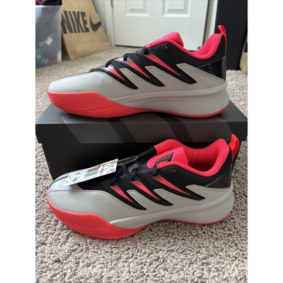 Athletic_Shoes